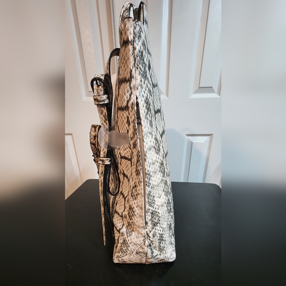 Backpack Purse Vegan Animal Print NWT a. new day - Picture 7 of 11